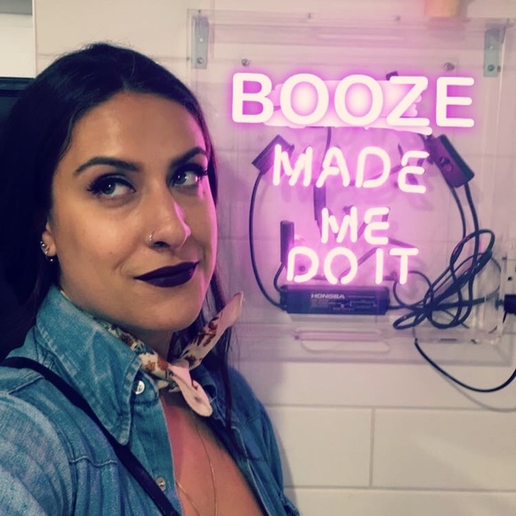 Meet your Posher, Victoria - Picture 1 of 5